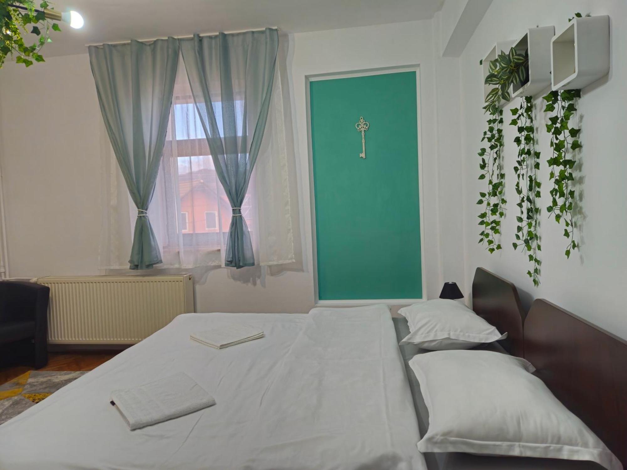 Apartment Zarnesti City Centre Vmp Free Parking Номер фото