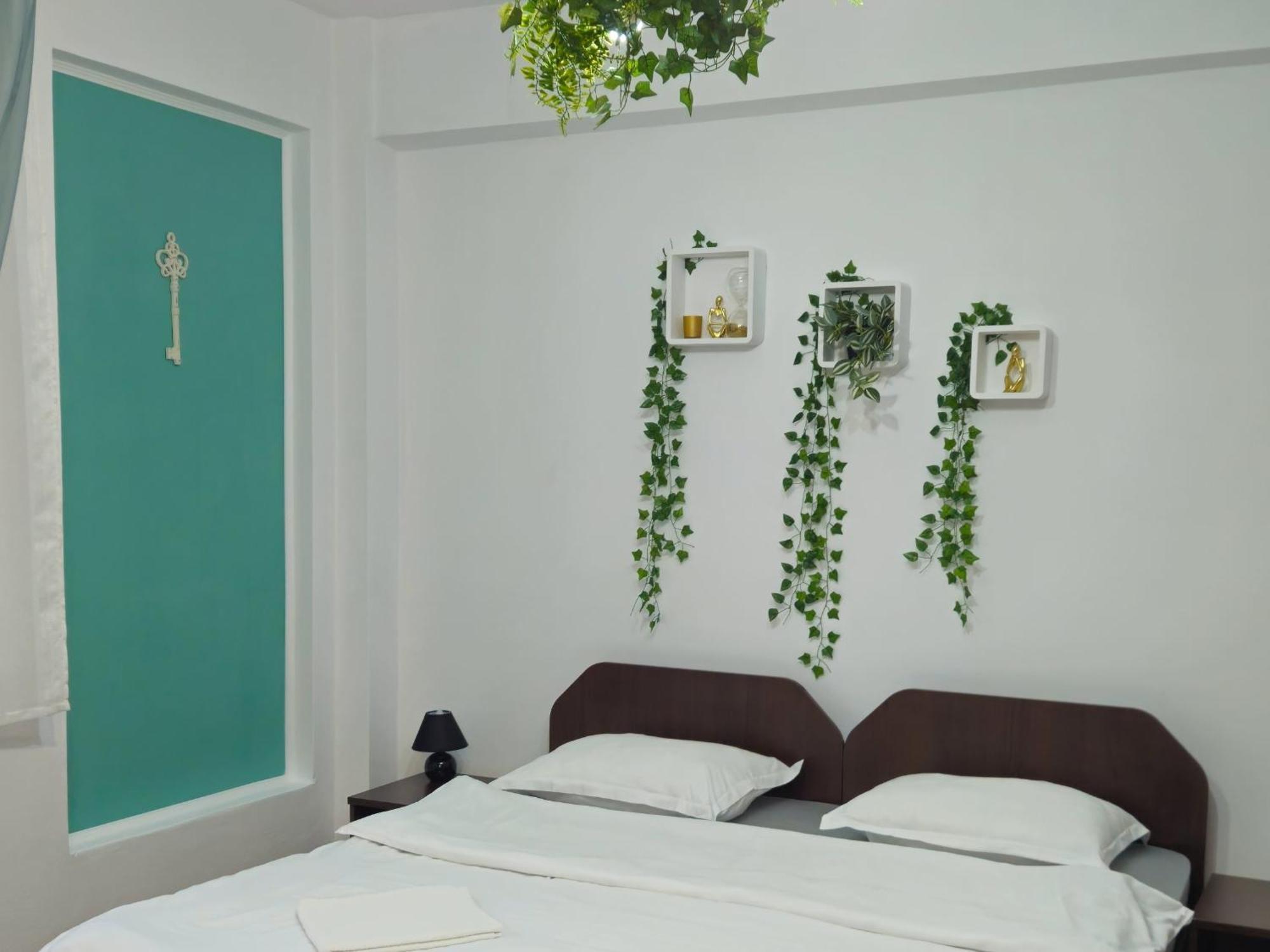 Apartment Zarnesti City Centre Vmp Free Parking Номер фото