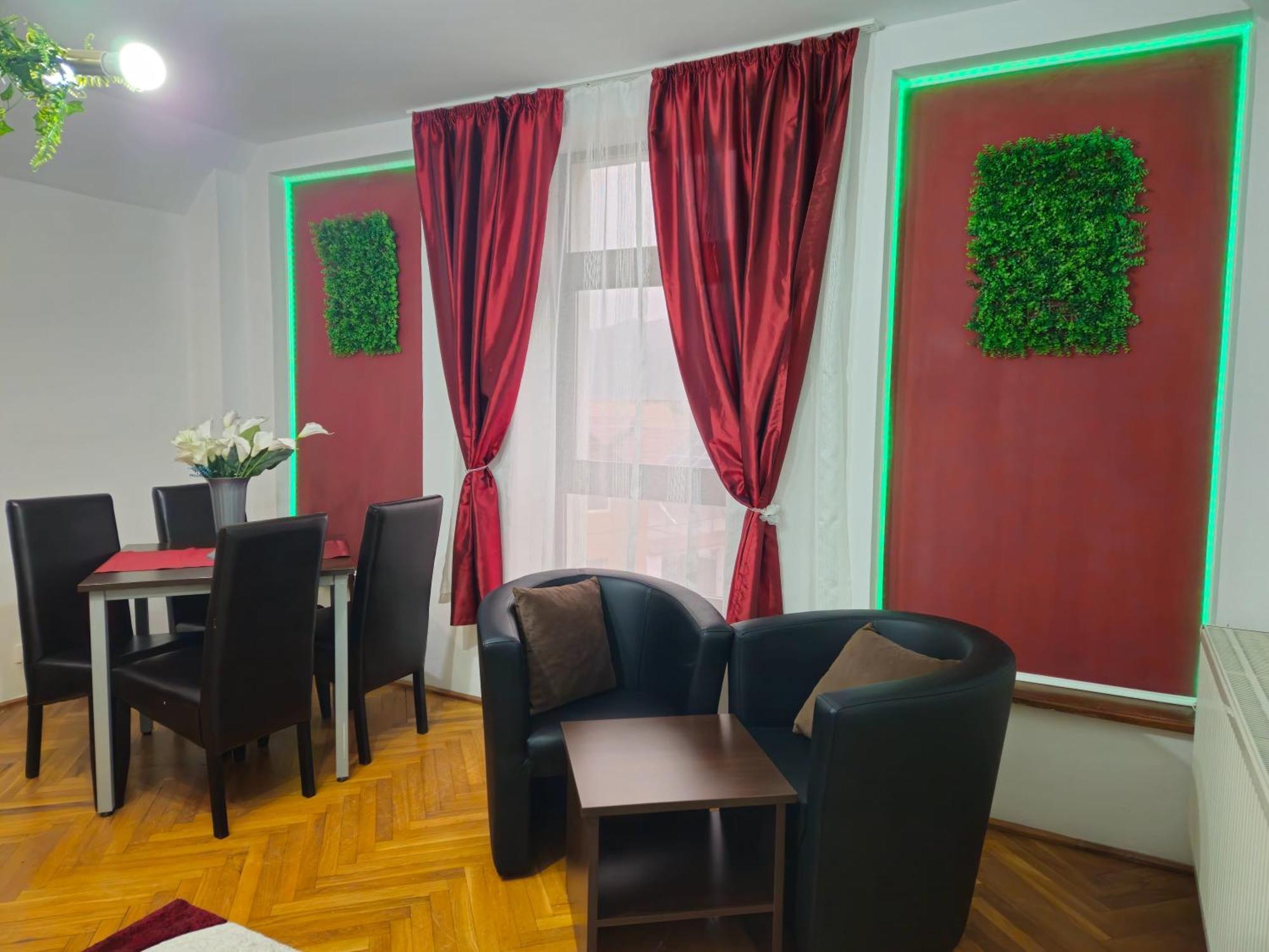 Apartment Zarnesti City Centre Vmp Free Parking Екстер'єр фото