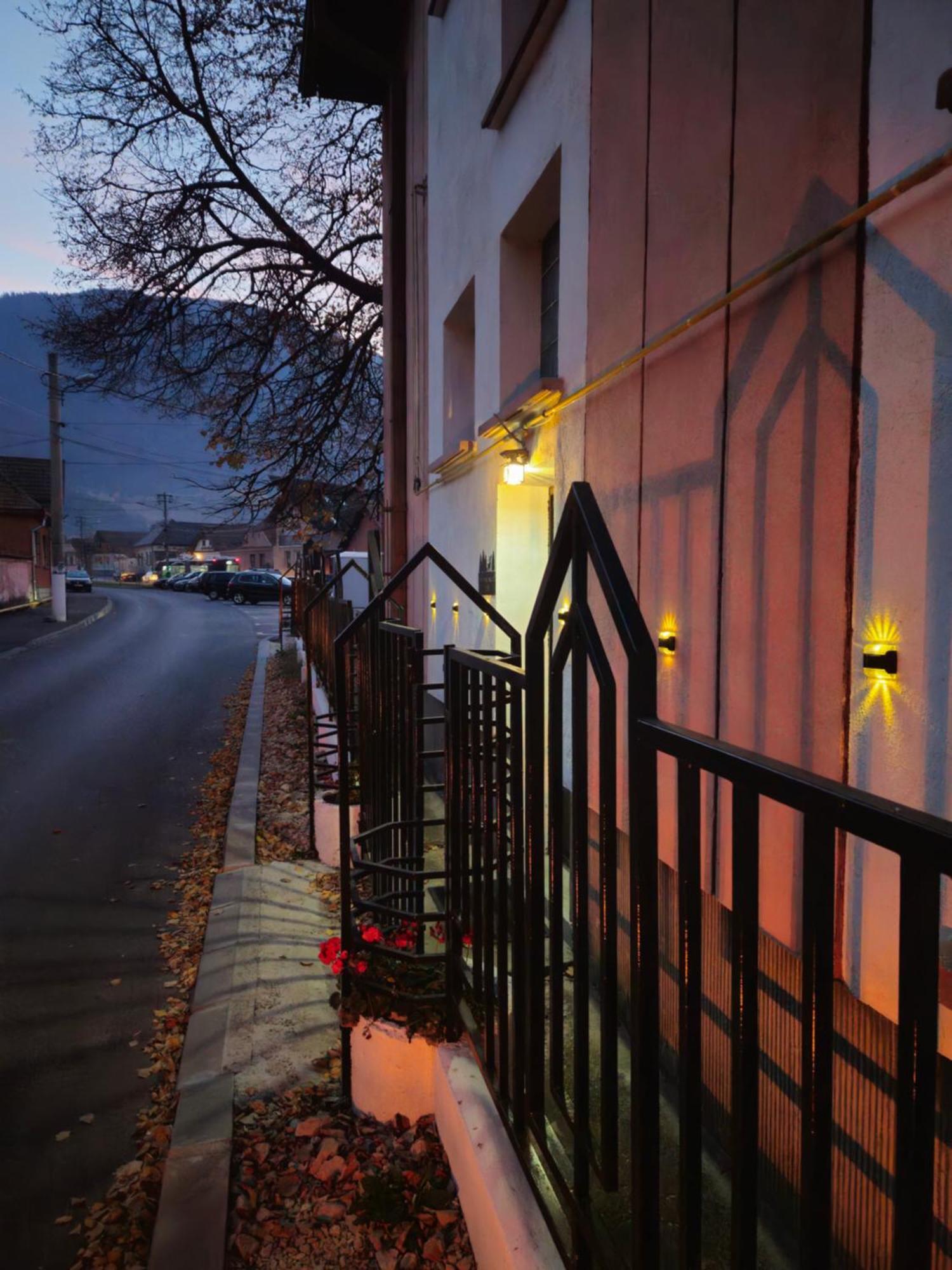 Apartment Zarnesti City Centre Vmp Free Parking Екстер'єр фото