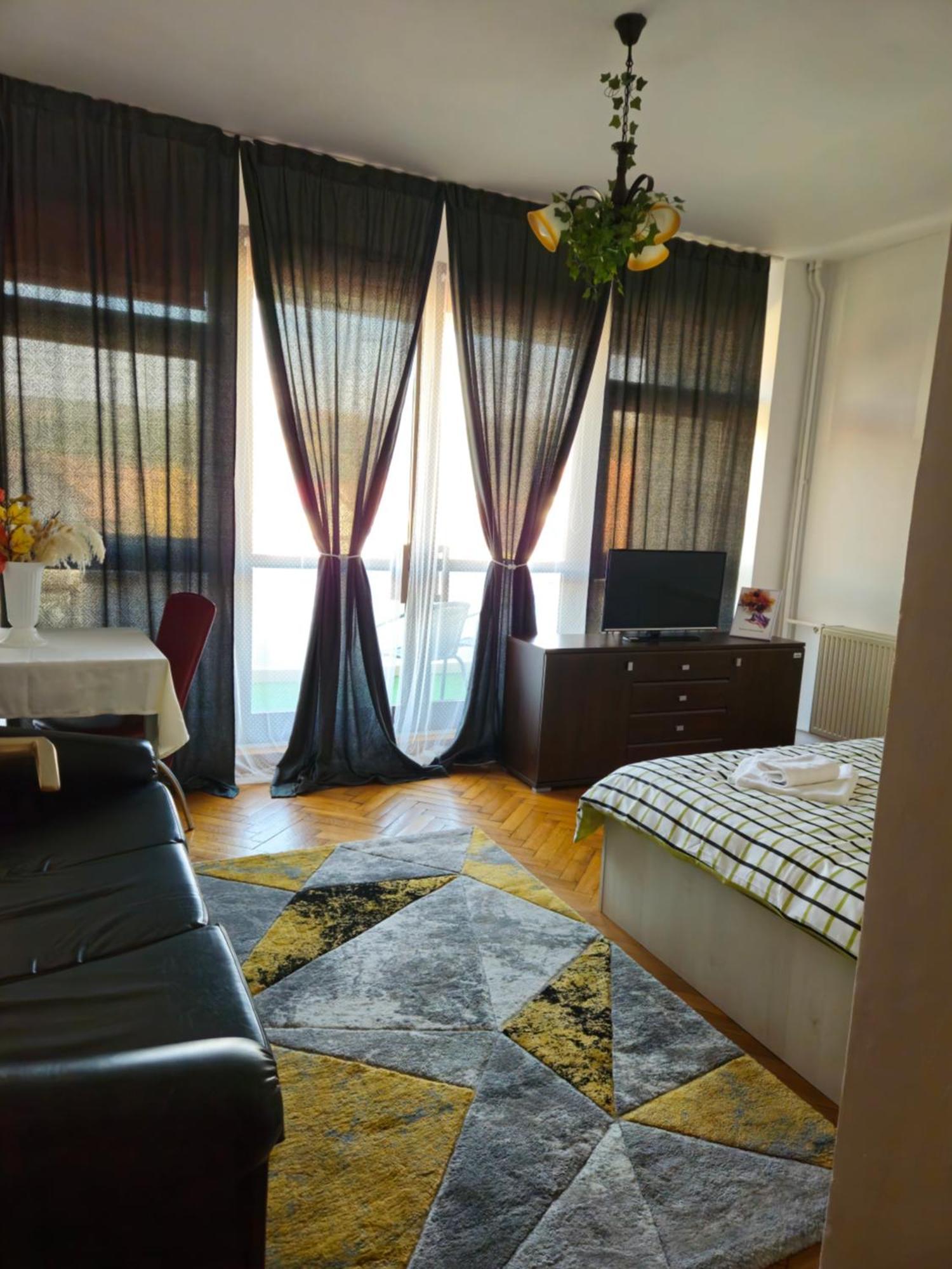 Apartment Zarnesti City Centre Vmp Free Parking Екстер'єр фото