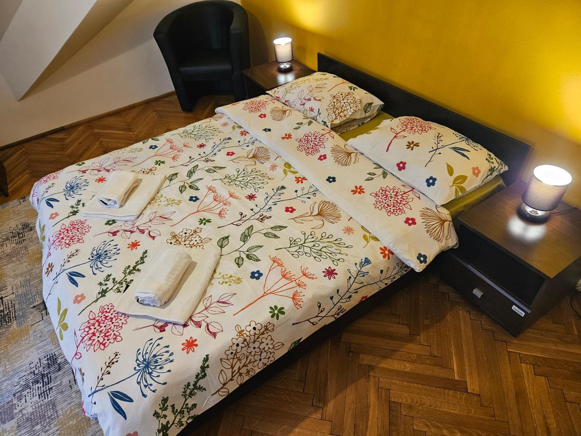 Apartment Zarnesti City Centre Vmp Free Parking Екстер'єр фото