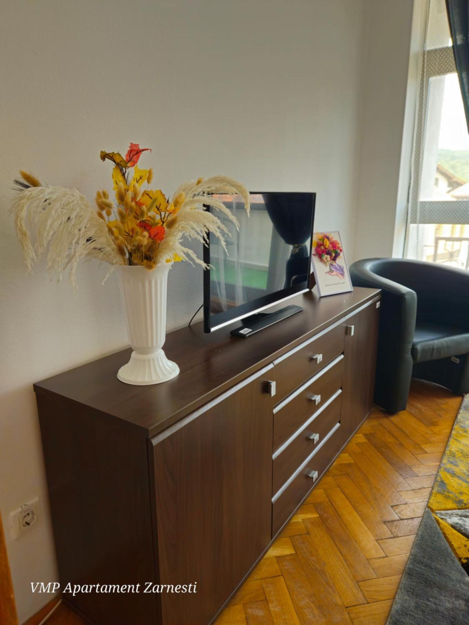 Apartment Zarnesti City Centre Vmp Free Parking Номер фото