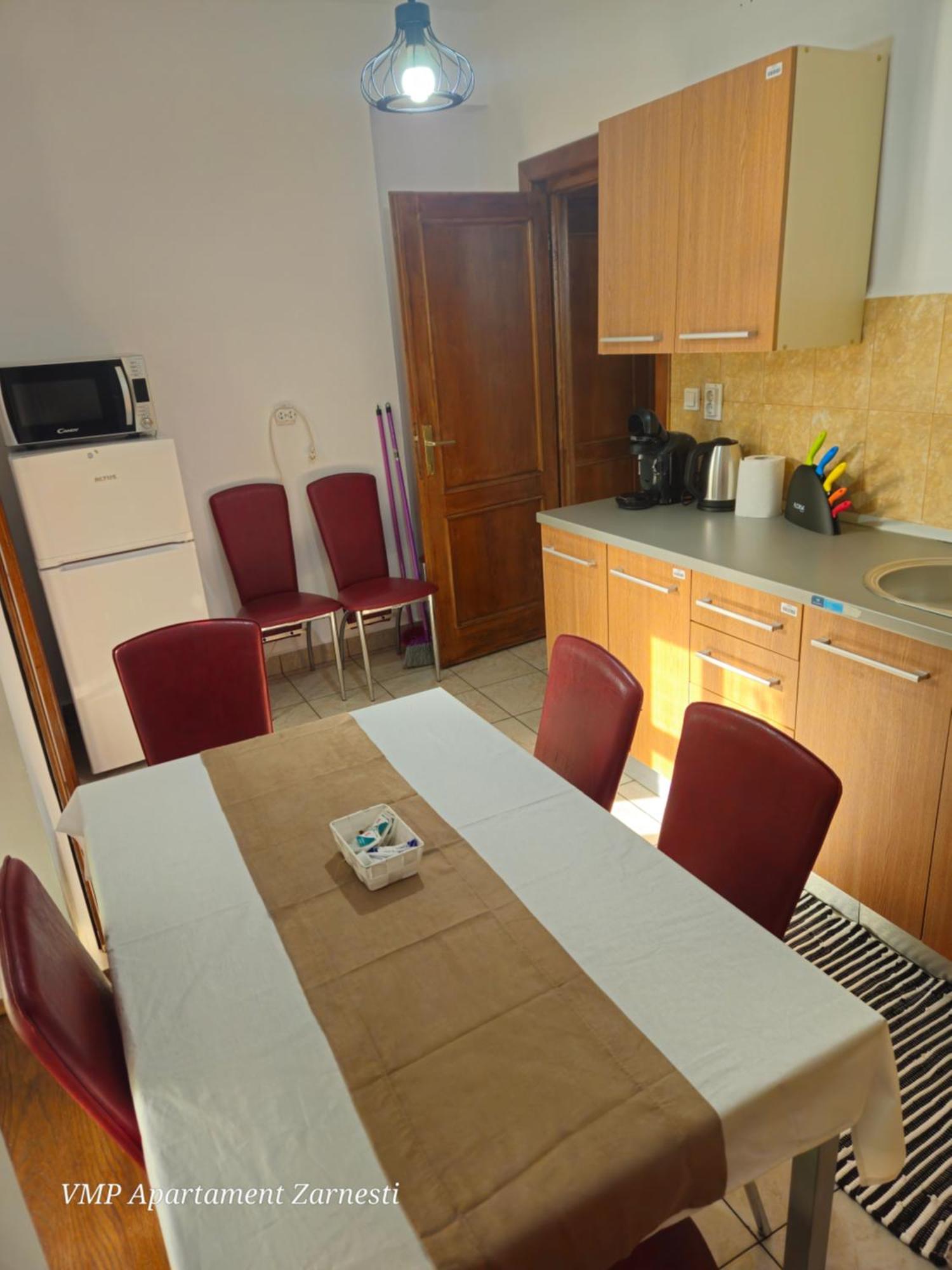 Apartment Zarnesti City Centre Vmp Free Parking Номер фото