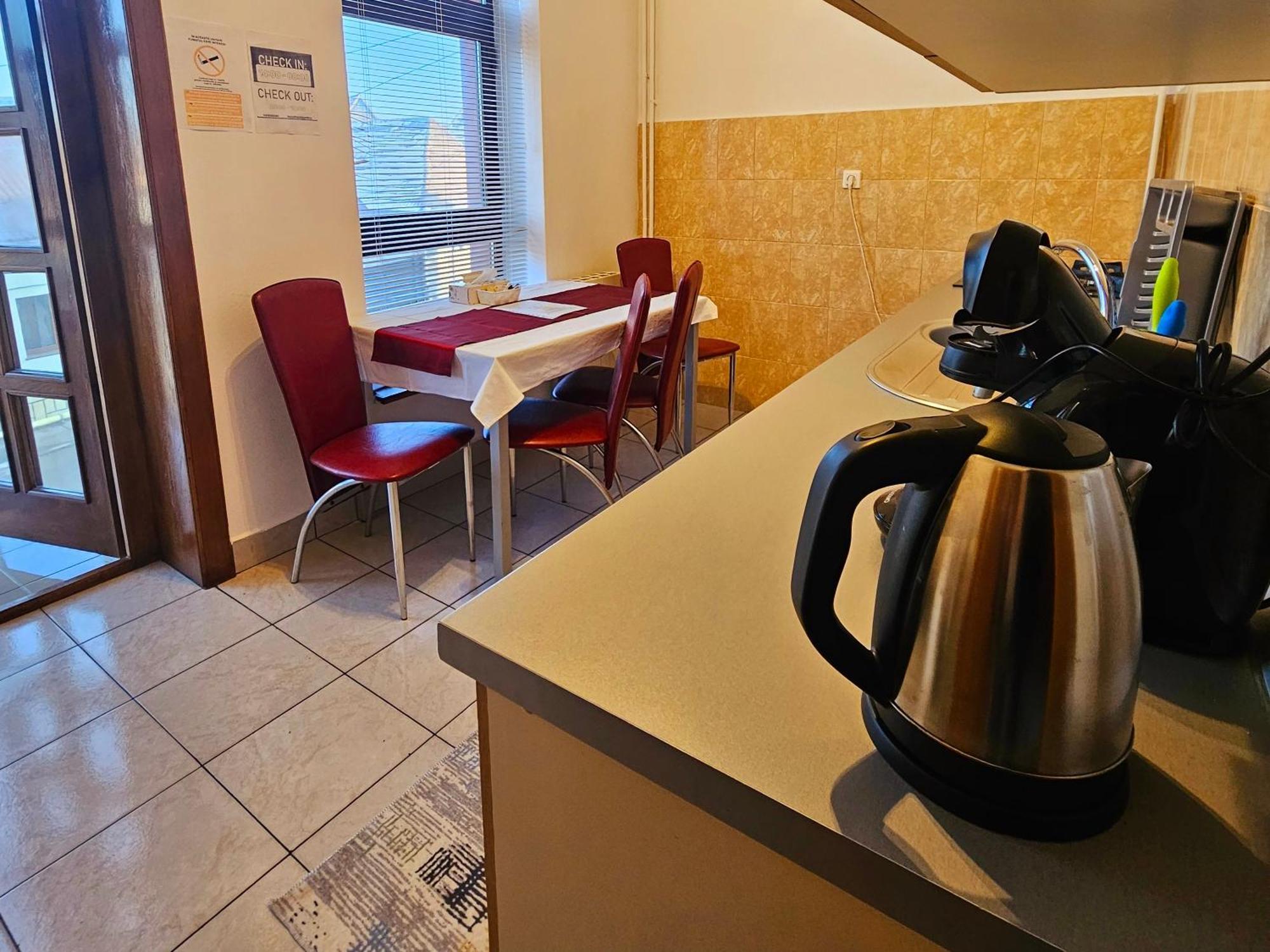 Apartment Zarnesti City Centre Vmp Free Parking Екстер'єр фото