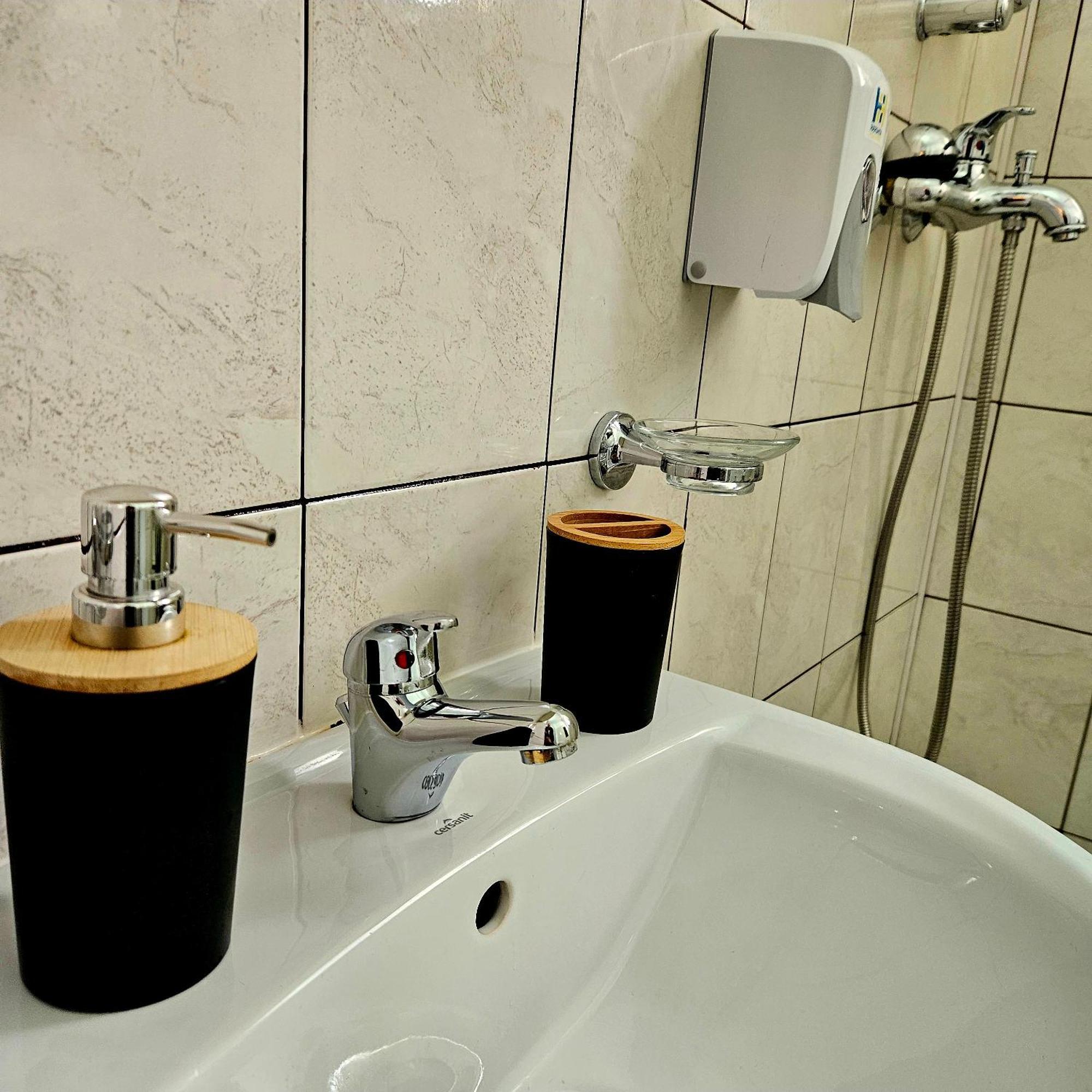 Apartment Zarnesti City Centre Vmp Free Parking Екстер'єр фото