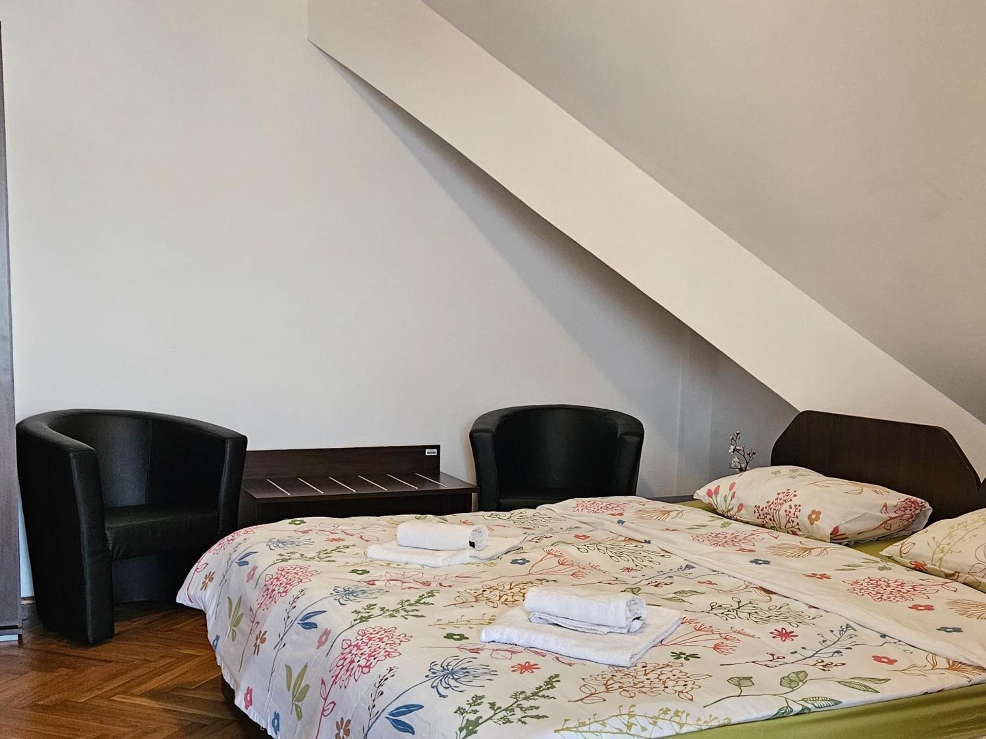 Apartment Zarnesti City Centre Vmp Free Parking Екстер'єр фото
